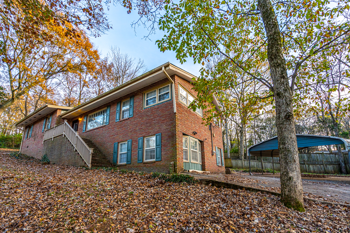 702 Chambers Drive Northeast