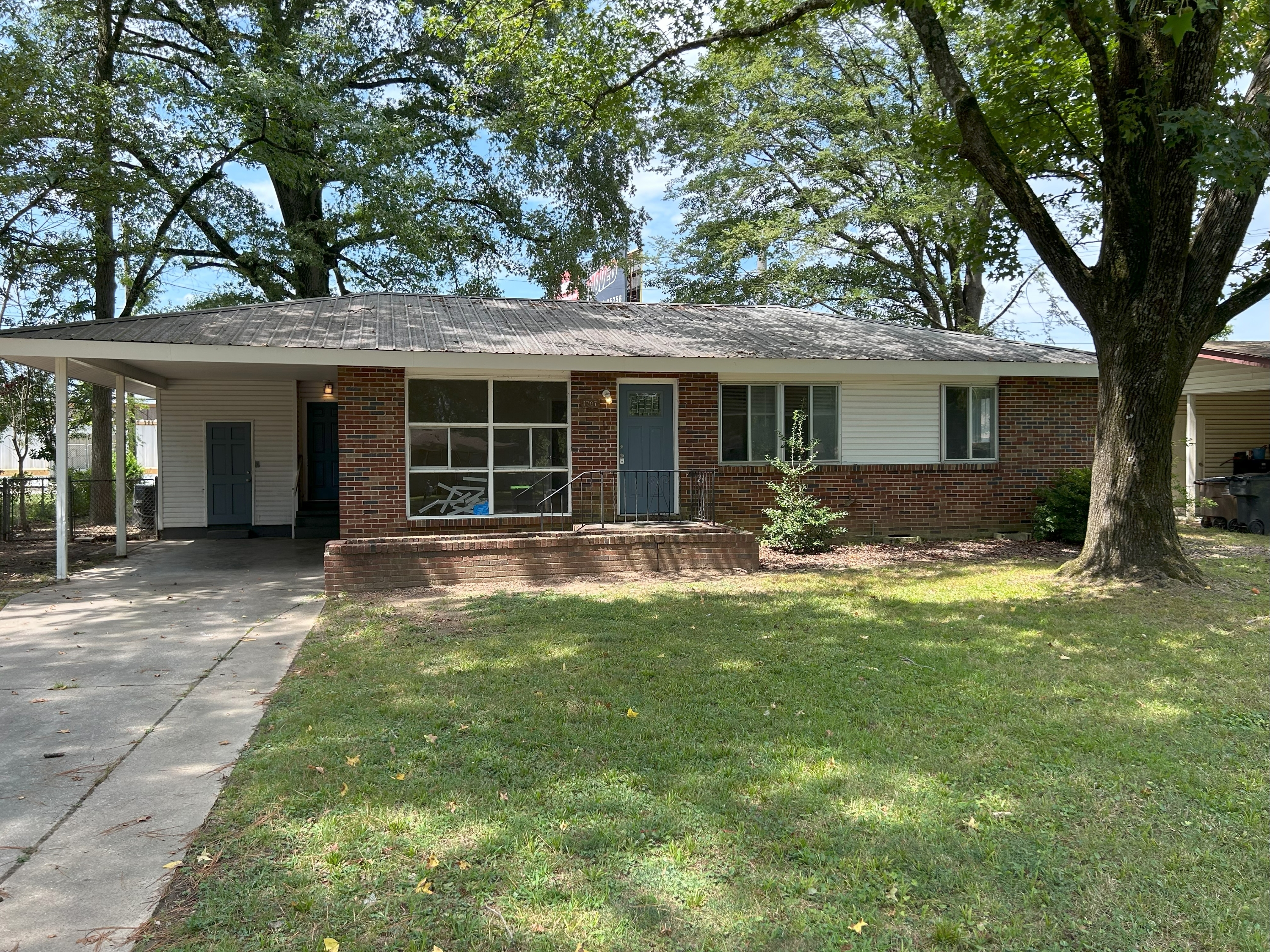 1707 Buena Vista Circle Southeast